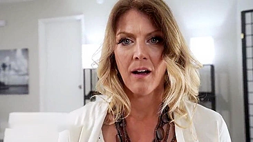 Busted My Mom Jacking Off With Magic Wand, She Blows Me to Keep Shit Quiet