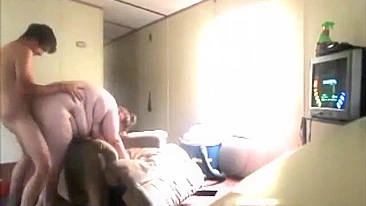 He rawdogs his super fat mom's sloppy cunt like a fucking beast now