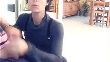 Naughty Mother Swallows Cum from Distracted Gamer Boy's Massive Shaft Mid-Match