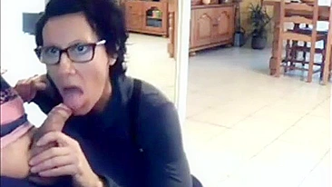 Naughty Mother Swallows Cum from Distracted Gamer Boy's Massive Shaft Mid-Match