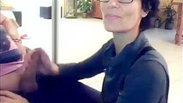 Naughty Mother Swallows Cum from Distracted Gamer Boy's Massive Shaft Mid-Match