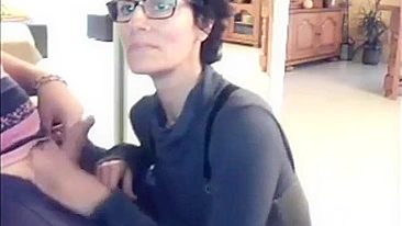 Naughty Mother Swallows Cum from Distracted Gamer Boy's Massive Shaft Mid-Match