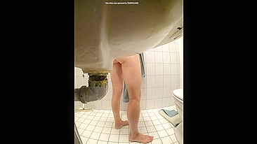 Tricky Son Sets Cam In Mom's Shower For Nude Peep, Busts Nut To Her Oily Tits & Cunt