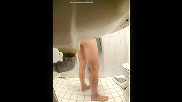 Tricky Son Sets Cam In Mom's Shower For Nude Peep, Busts Nut To Her Oily Tits & Cunt