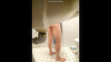 Tricky Son Sets Cam In Mom's Shower For Nude Peep, Busts Nut To Her Oily Tits & Cunt