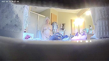 Clever Boy Sets Spy Cam On Mom's Bouncy Boobs & Twat In Shower, Faps Insane!