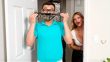 Lusty Mom Lures Kid with Whiff of Her Grimy Pussy-Stained Dirty Panties