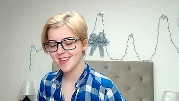 Nerdy, awkward teen gets the best orgasms from daddy