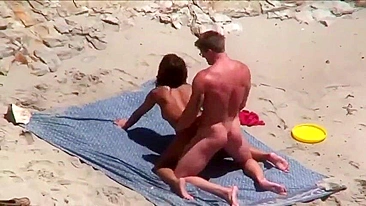 Cheating Wife Gets Railed By Big Dick Muscular Dude In Nasty Sneaky Beach Quickie Fuck