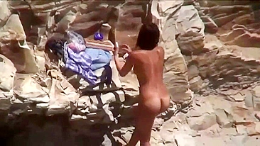 Cheating Wife Gets Railed By Big Dick Muscular Dude In Nasty Sneaky Beach Quickie Fuck